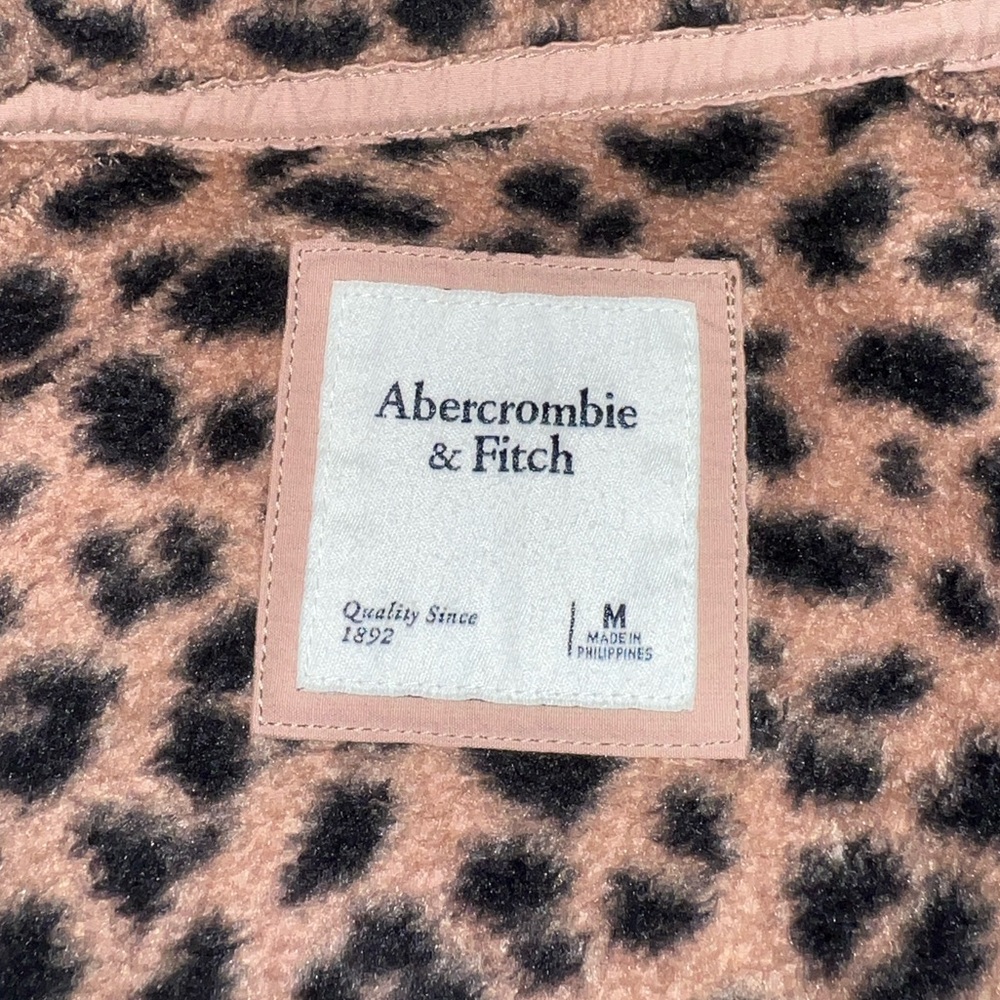 Women’s Abercrombie & Fitch Cheetah Print Sherpa - Picture 3 of 6